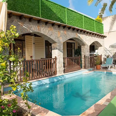 Splendid With Private Pool In The Heart Of 别墅