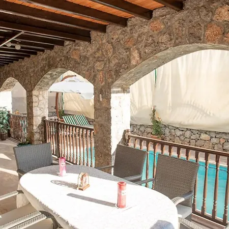 Vila Splendid With Private Pool In The Heart Of